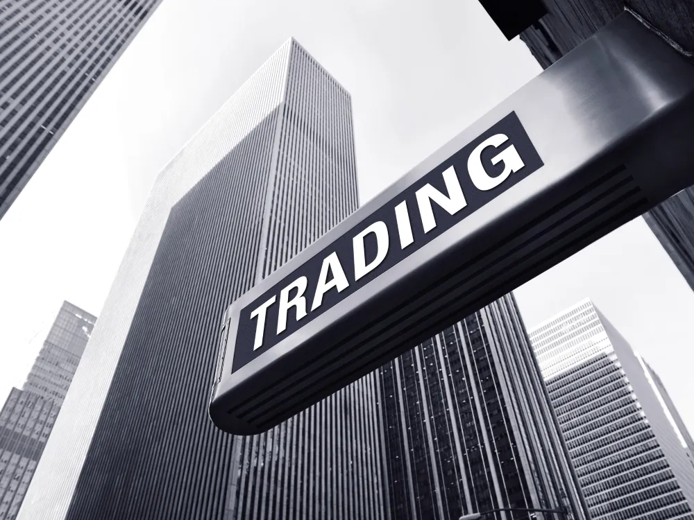 risk vs reward balance scale finance