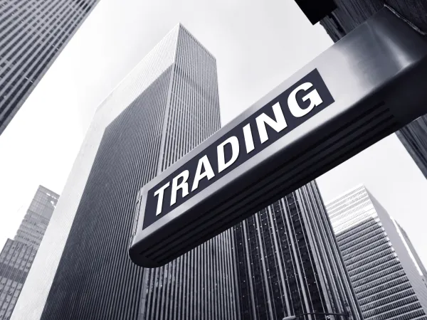 risk vs reward balance scale finance